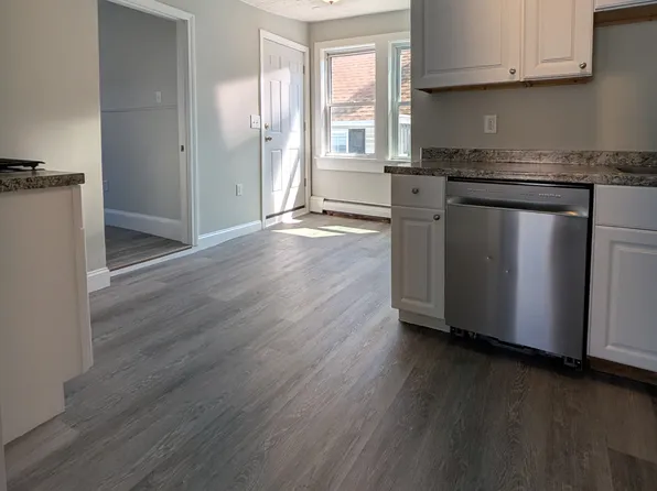 114 Shaw St, Lowell, MA 01851