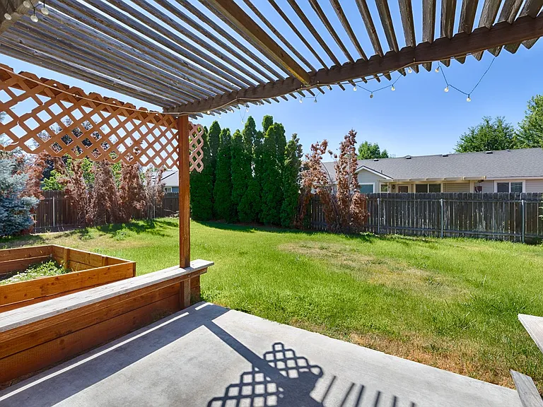 637 E Blue Heron St — Photo 24