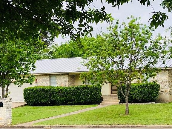 3rd image of 6000 Oakclaire Dr