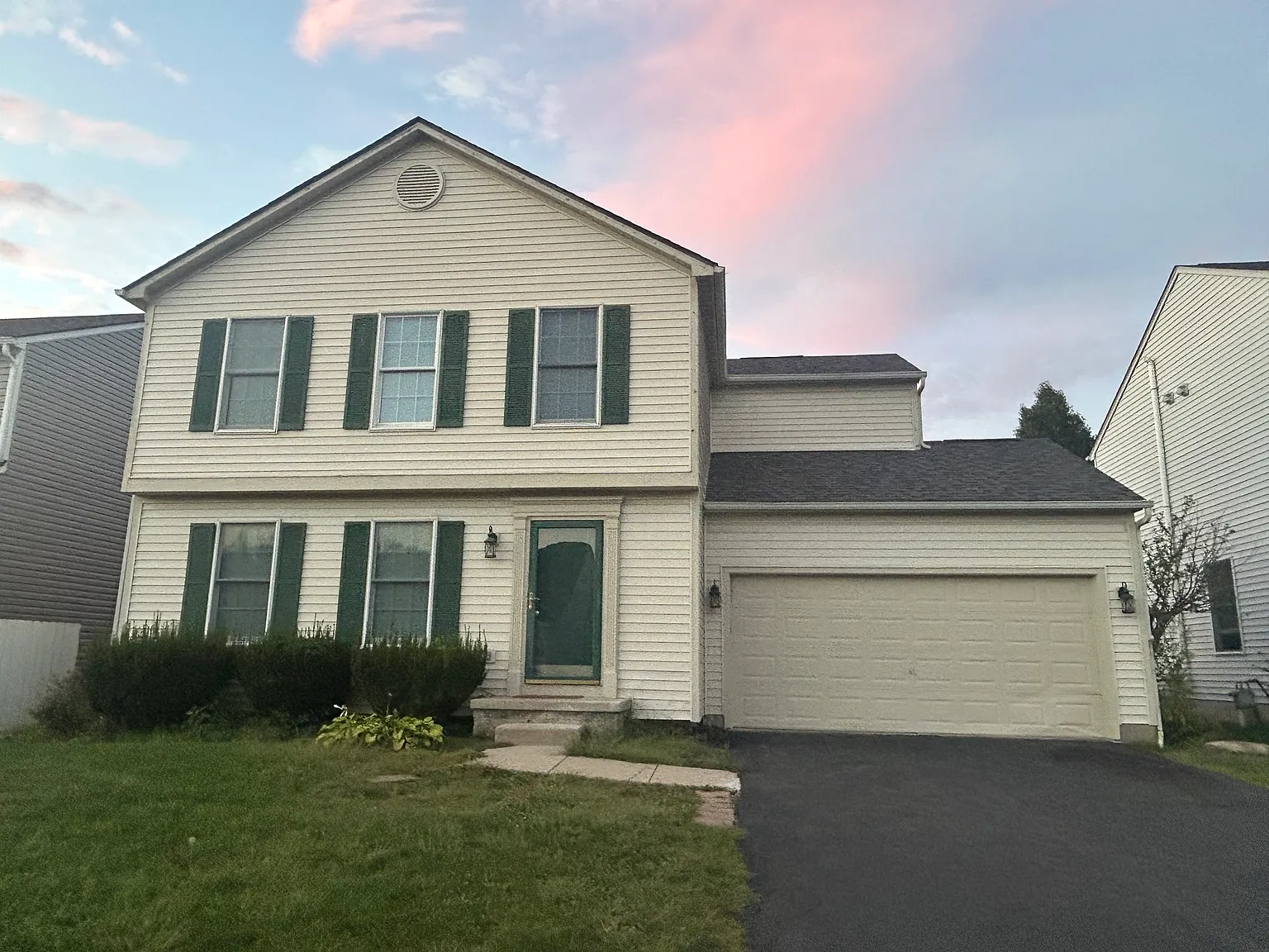 4 bed, 2.5 bath, 1494 sqft, $2,495 — Photo 1