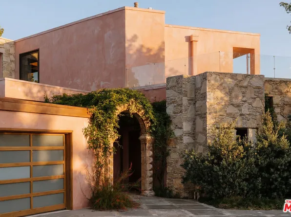 1111 Bel Air Pl, Los Angeles, CA 90077