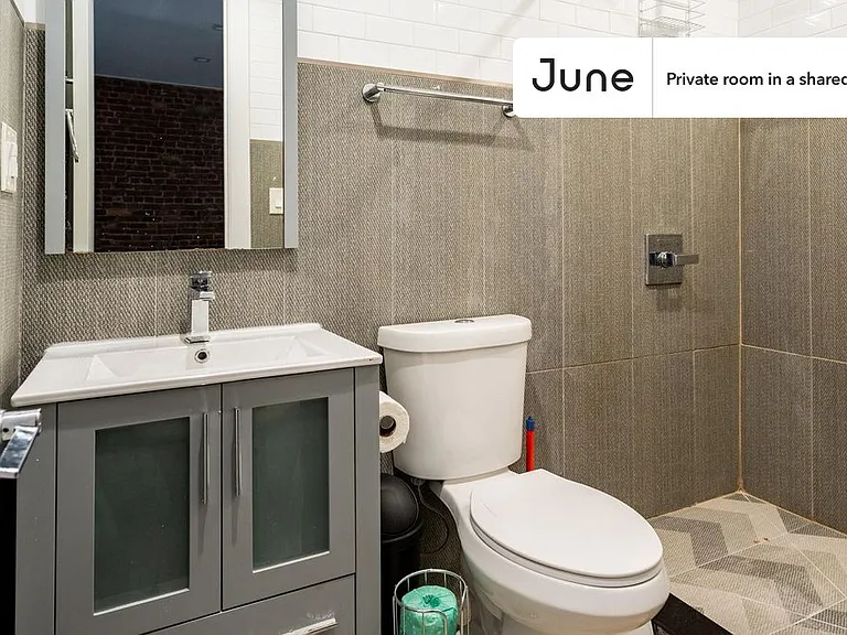 1131 Broadway #B — Photo 15