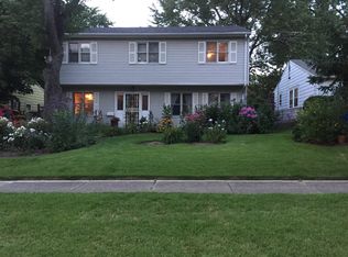 1060 Somerset Ave, Deerfield, IL 60015