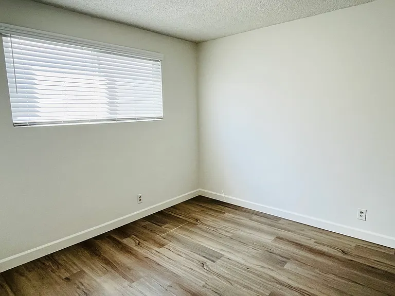 2128 W 157th St #5 — Photo 9