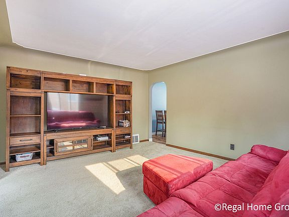 4th image of 1625 Sibley St NW