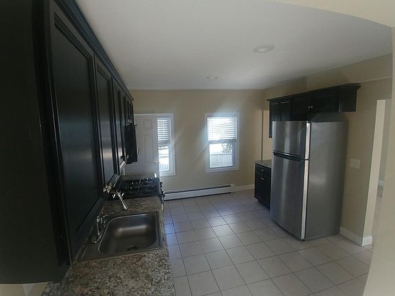 3rd image of 42 Greenville St