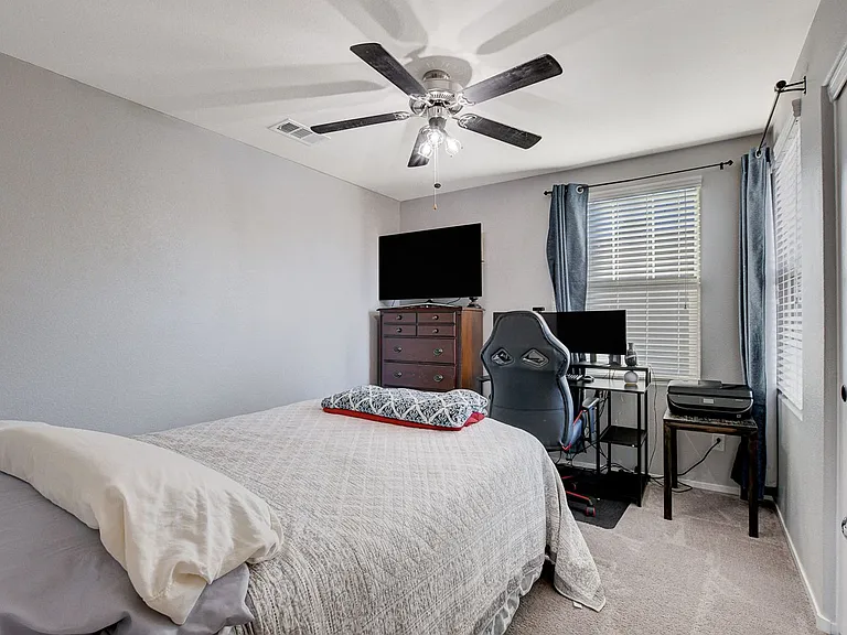 1045 Spotted Saddle St — Photo 32