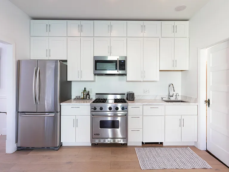 1374 Jackson St #1374 — Photo 3