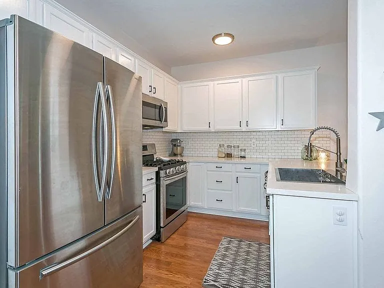 269 NE Jackson St — Photo 3