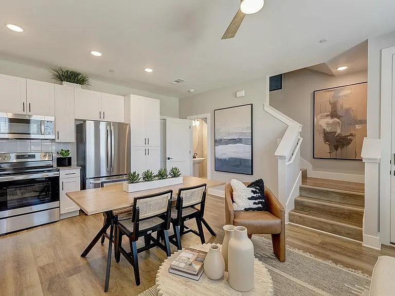 Carmel Villas — Photo 60