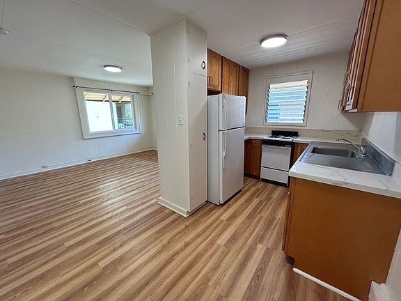 3rd image of 918 Wiliwili St APT B4
