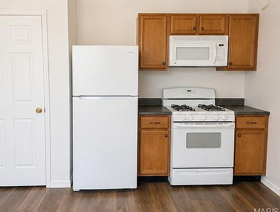5th image of 122 Lazarcheff Dr