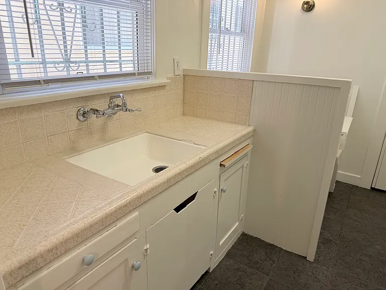 1842 N Mariposa Ave #1844 — Photo 8