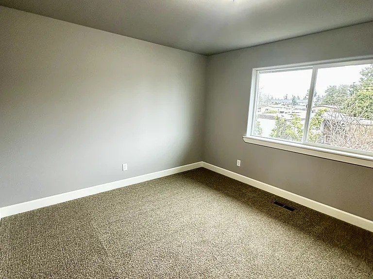 3760 Peter Ln NE — Photo 10