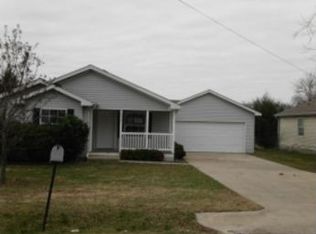 2215 W 13th Ave, Corsicana, TX 75110