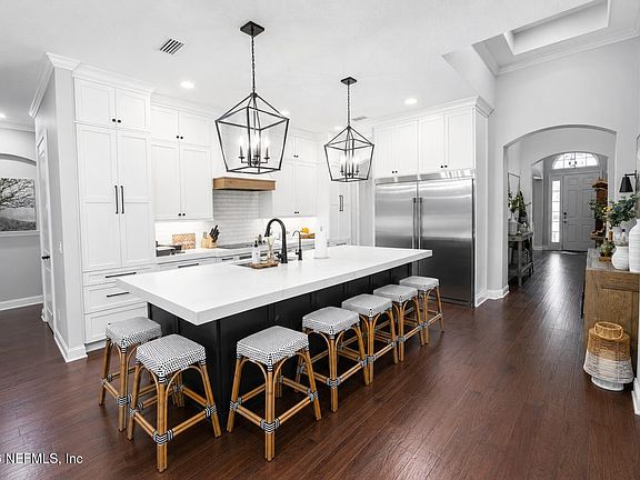 4th image of 3689 EASTBURY Drive