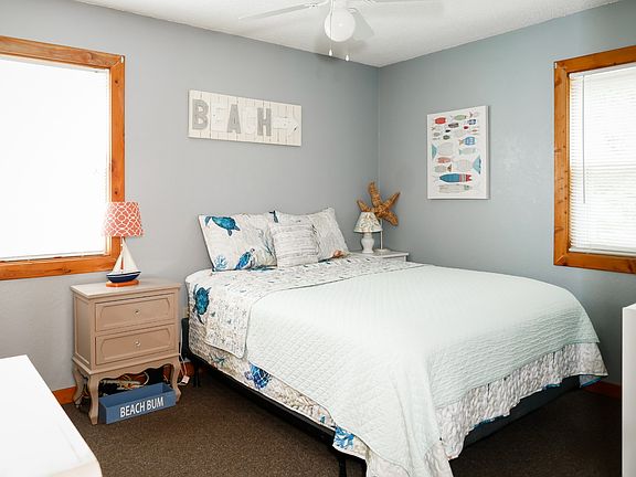 Bedroom 2. Queen Bed