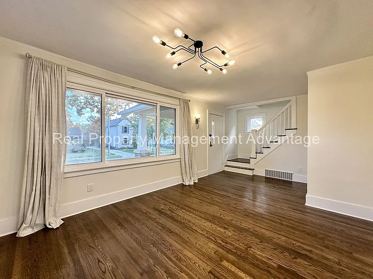 310 W Hazelhurst St — Photo 6