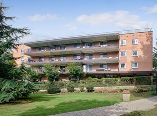 30 Barstow Rd, Great Neck, NY 11021