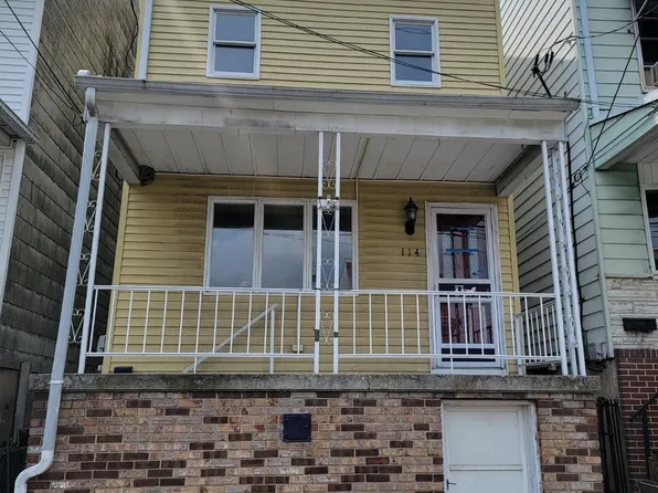 114 Broad St, Saint Clair, PA 17970