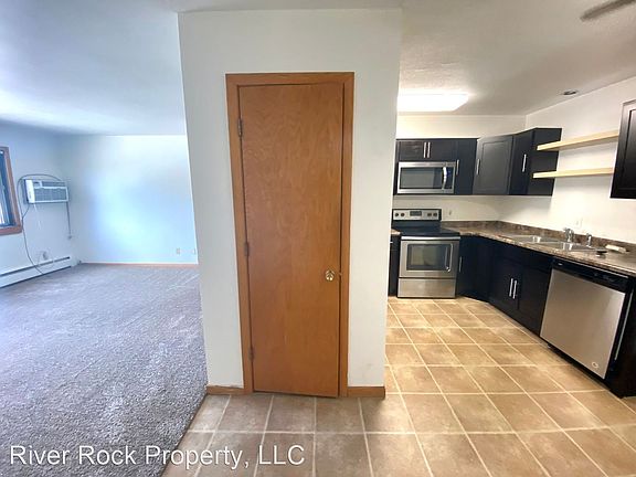 5th image of 804 24th Ave S #7726305