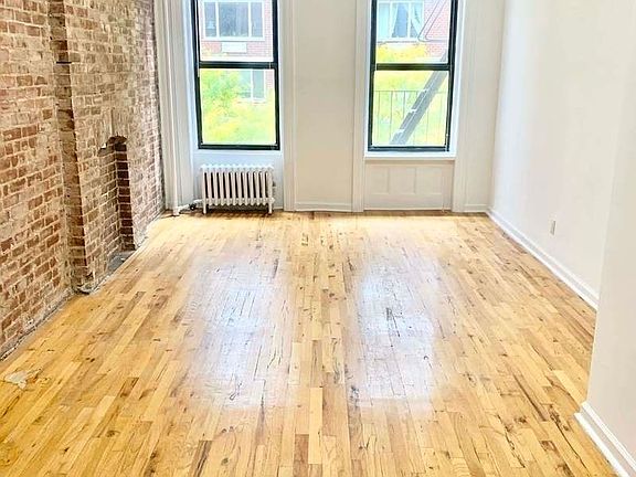 2nd image of 137 W 67th St #40E