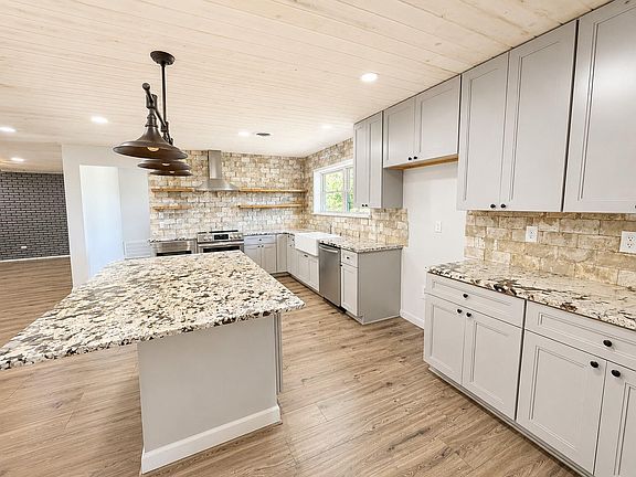 3rd image of 379 Hale Rd
