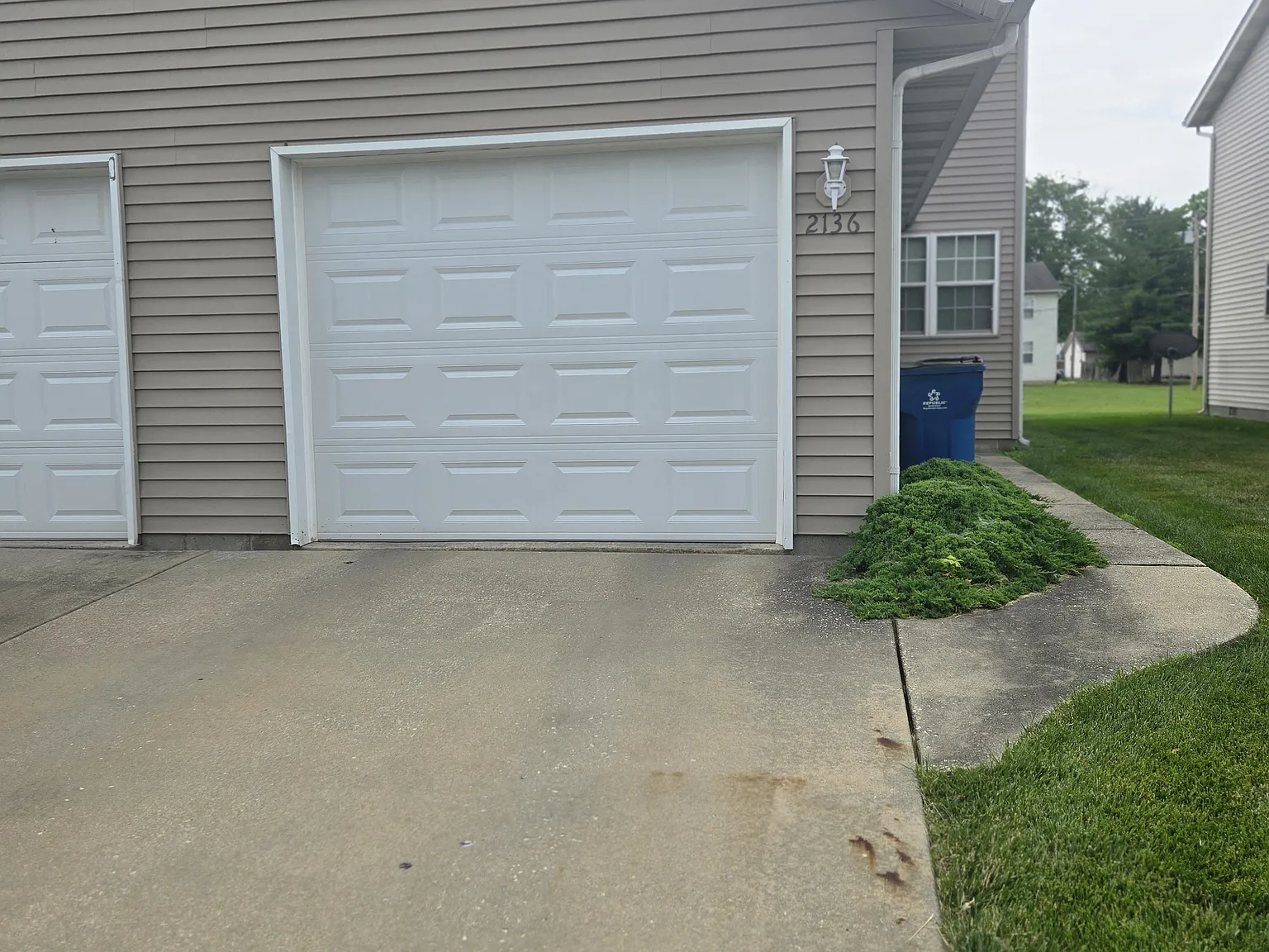 2 bed, 1.5 bath, 1100 sqft, $1,200 — Photo 1