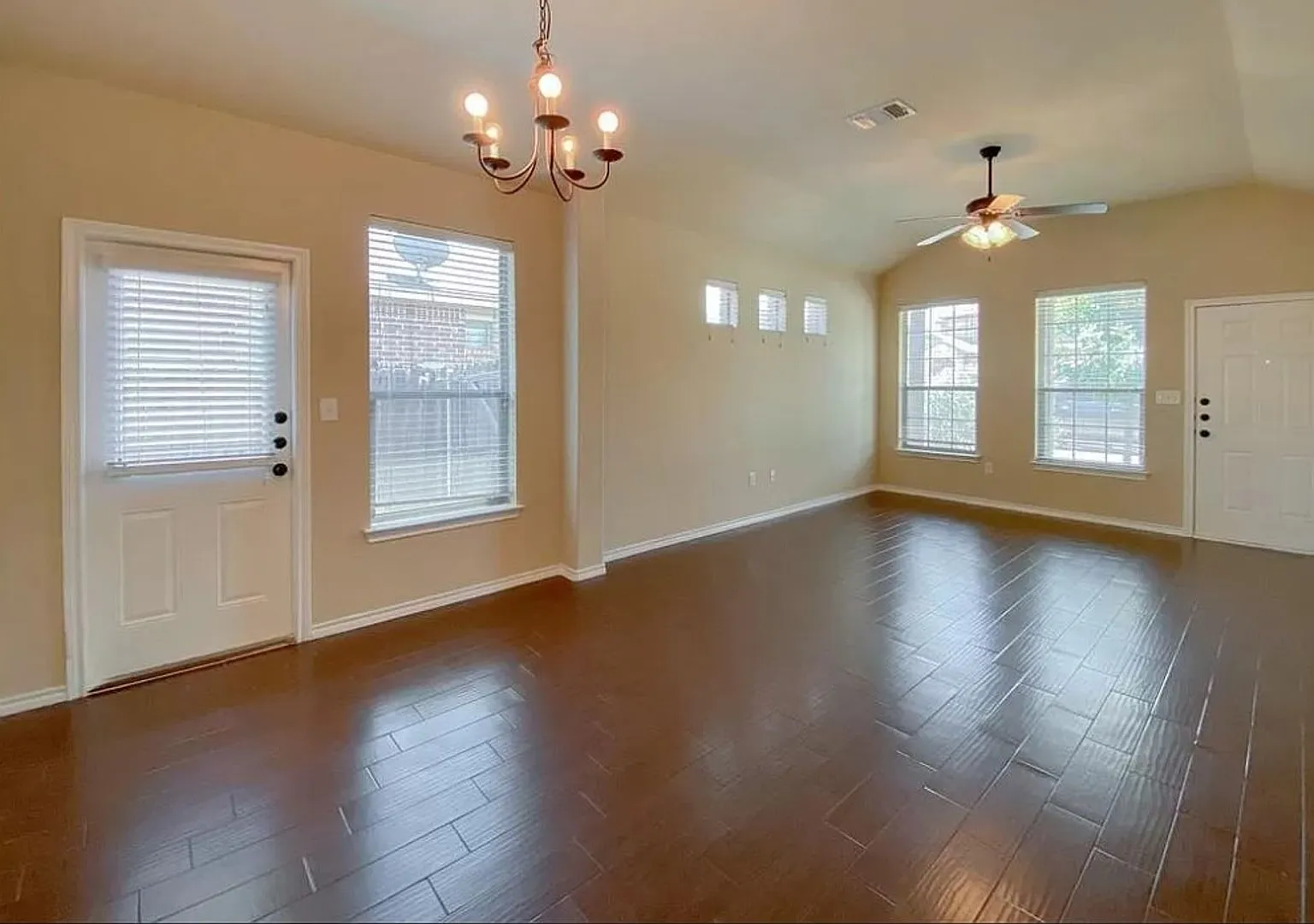 3bd 2ba Duplex for Rent in Kyle, TX — Photo 2