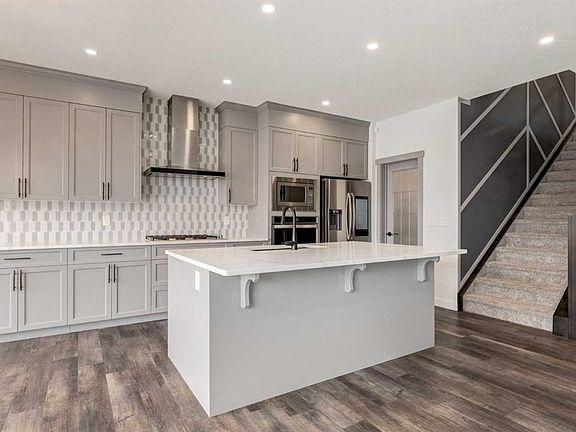 4th image of 142 SW Cranbrook Park SE