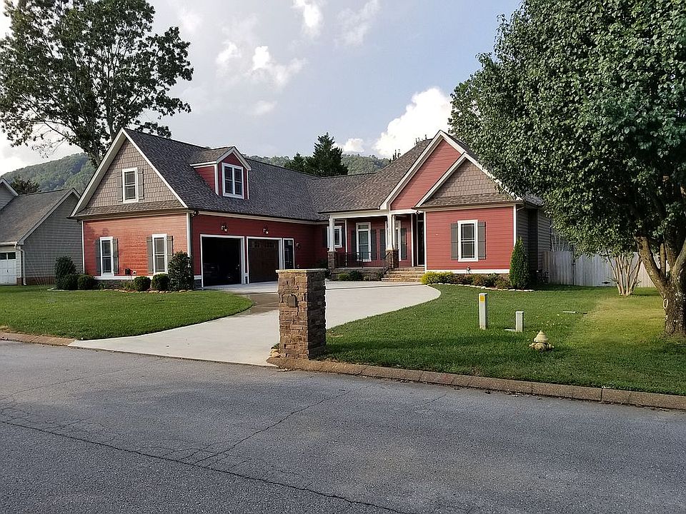 1st image of 163 Willow Creek Dr