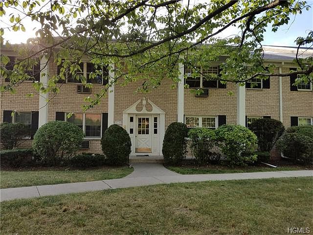 1st image of 266 Parkside Dr