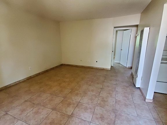 3rd image of 720 N Palm Ave APT 201