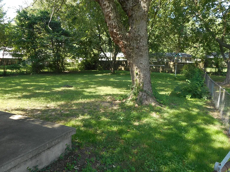 1515 S Barnes Ave — Photo 14