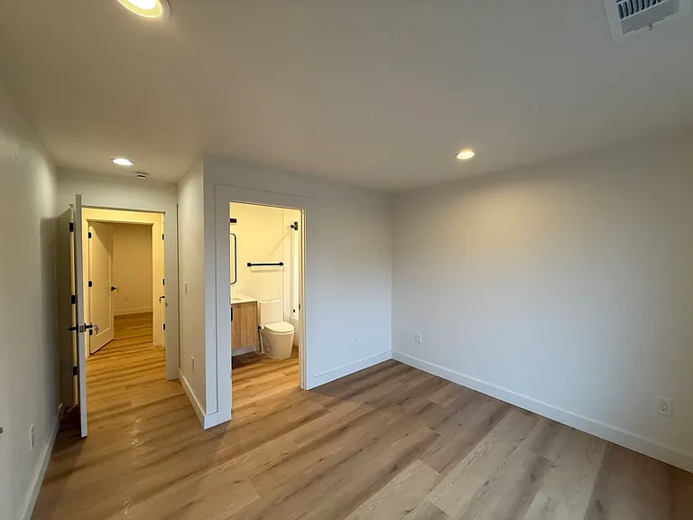 25 S 23rd St #2 — Photo 9