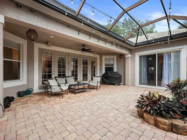 8203 Calterra Dr — Photo 16