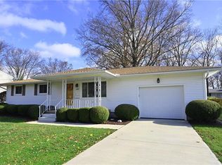 4047 Forest Hill Dr, Lorain, OH 44053