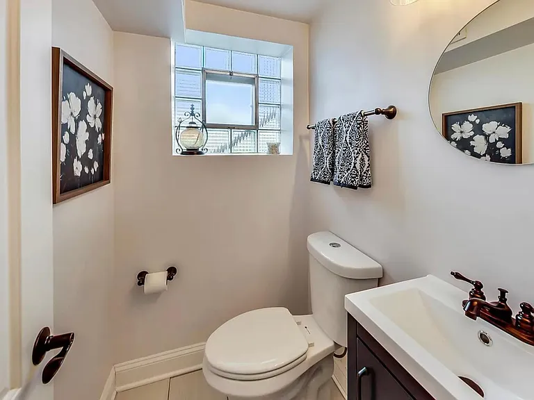 874 S Prospect Ave — Photo 9