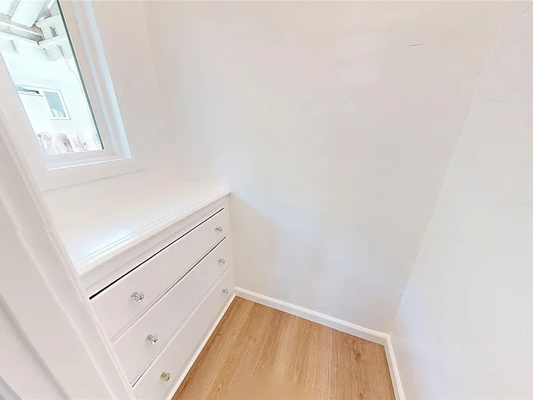 135 N Naomi St — Photo 29