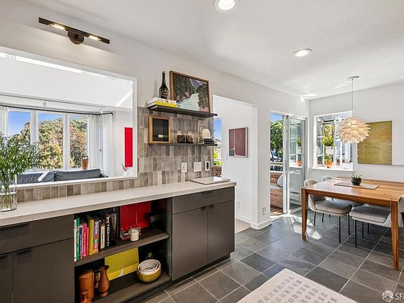 5th image of 1901 Eddy St #3