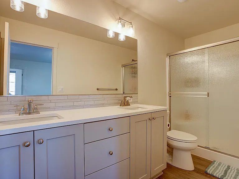 2582 NE Purcell Blvd — Photo 9