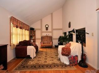 626 Morrison St, Babylon, NY 11702