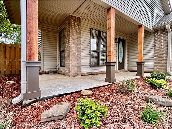 3rd image of 140 Juniper Dr