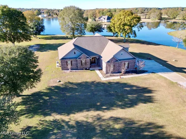 6 Lunker Ln, Poplarville, MS 39470