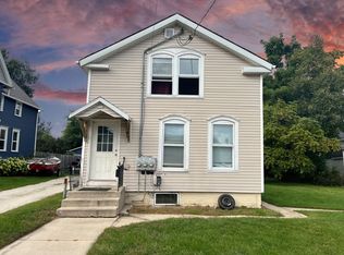 508 Saint Clair St #A, Manitowoc, WI 54220