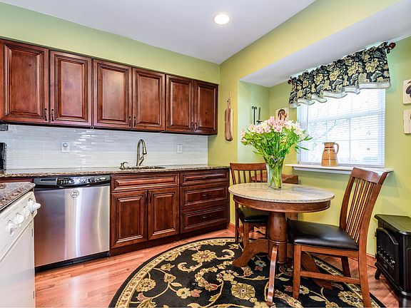 5th image of 205 Palo Alto Dr #5