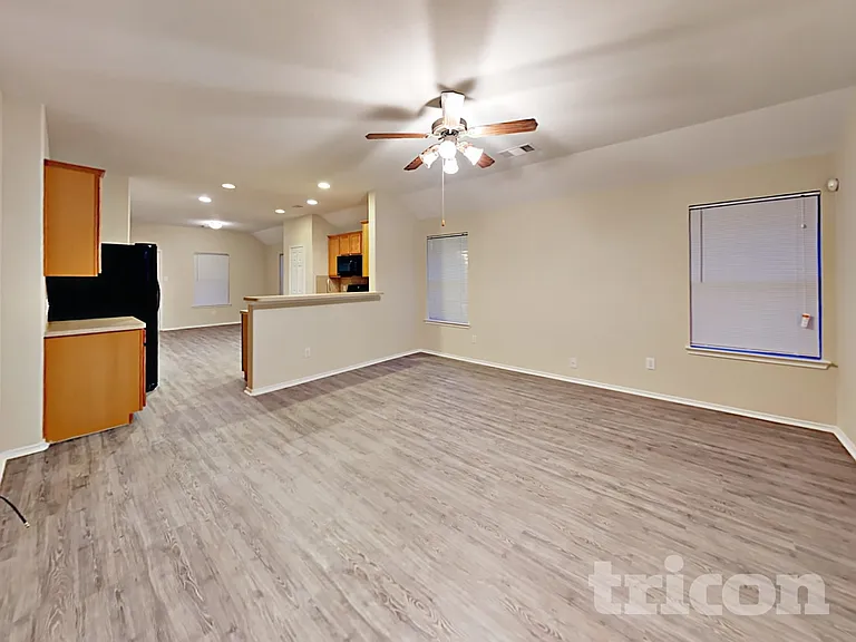 10338 Whisper Bluff Dr — Photo 13