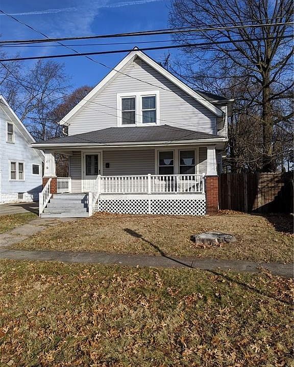 1st image of 455 Thomas Ct