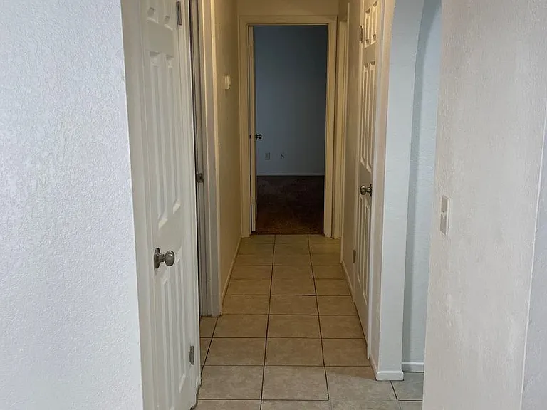 2101 Holly Ave #6 — Photo 8