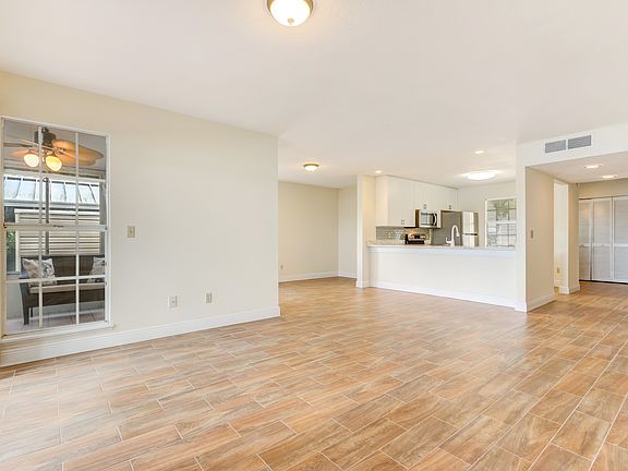 5th image of 6912 Lake Place Ct